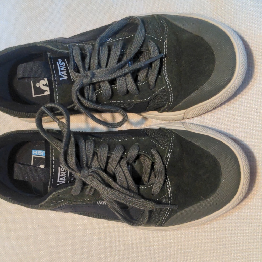 Vans Women's size 8.5 forest green shoes Ultra Cush